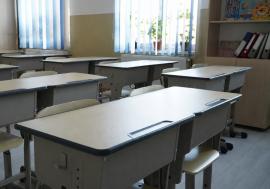 Verdict definitiv după o bătaie între eleve la o şcoală din Oradea: Trei adulți care au dat buzna în clasă, condamnați la închisoare cu suspendare