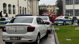 Un nou atac într-o școală din România: un elev ar fi rănit cu o macetă un coleg, la Pitești. Victima a ajuns la spital