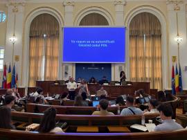 Elevi de liceu, „studenți” la Drept pentru trei zile: Au simulat o ședință a Consiliului Local și au descoperit criminalistica