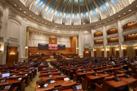 Șapte legi cu miză de miliarde pentru PNRR și SAFE, votate cu scandal: acciză redusă la motorină și TVA de 9% la locuințe