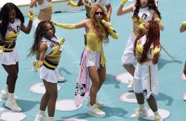 A fost chiar Shakira la deschiderea Cupei Mondiale? Controversă între fani, care cred că artista a fost înlocuită de o sosie (FOTO)