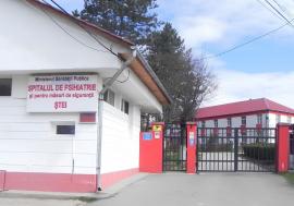 Bărbatul care a vrut să răpească de la școală fiul unor polițiști din Aleșd, internat forțat la psihiatrie