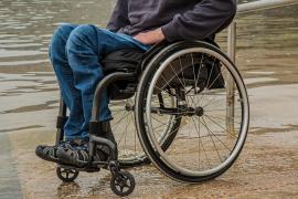 Persoanele cu dizabilități care părăsesc centrele rezidențiale vor primi bani pentru locuință și integrarea în comunitate