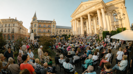Teatrul Szigligeti își deschide stagiunea cu petrecere în centrul Oradiei: muzică, dans, picnic și DJ