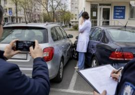 O poveste penală: Scandal-monstru provocat de o doctoriță din Oradea după ce a „frecat” mașina unui cetățean