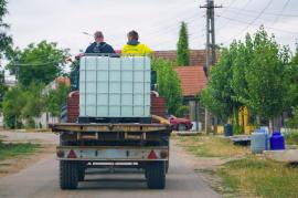 A venit apa! Una din cele două comune din Bihor rămase fără apă de aproape două luni a reluat furnizarea, dar cu restricții