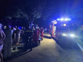 Incident tulburător în Parcul Libertății din Oradea: Un adolescent pe trotinetă ar fi fost tras de tricou și a căzut pe alee. A fost preluat de SMURD (FOTO)
