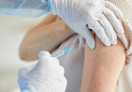 Un an de la extinderea gratuității pentru vaccinarea anti-HPV: numărul de doze administrat în Bihor s-a dublat