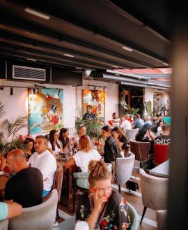 Aniversare cu mega-premiu! Restaurantul Via29 din Oradea împlinește 10 ani și oferă un Fiat 500 nou unui client norocos (FOTO)