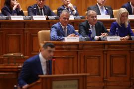 Guvernul Veștea a picat la vot. AUR a dat lovitura finală (FOTO)