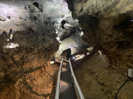 Încă o peșteră deschisă vizitatorilor, în apropiere de Oradea, alături de un nou traseu de via ferrata (FOTO)