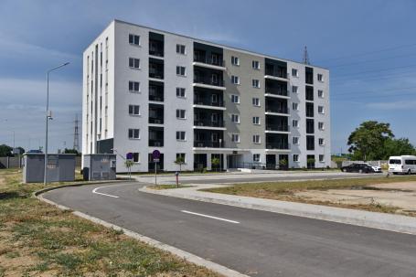 Cauți chirie? Primul bloc cu 65 de apartamente pentru angajaţii firmelor din Oradea urmează să fie ocupat începând din iulie (FOTO)