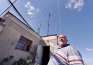 Jos antena! O orădeancă a transformat uscătoria în penthouse și acum vrea să desființeze antene de utilitate publică (FOTO)