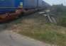 Accident de tren în Bihor: Un TIR a fost izbit în plin