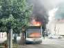 Un autobuz OTL a luat foc în mers, pe o stradă din Oradea (FOTO)