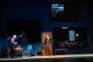 Un alt fel de ritm pentru scena din Oradea: „Oglinda spartă”, spectacolul pus în scenă de o echipă internațională, a avut premiera la Teatrul Regina Maria (FOTO)